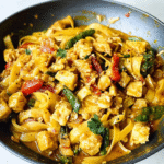 Plat de Nouilles au Curry de Bangkok à la Noix de Coco